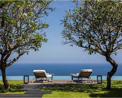 Uluwatu Retreat — Pool and beach