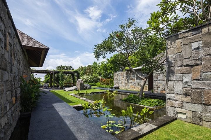 Uluwatu Retreat — Pergola gardens