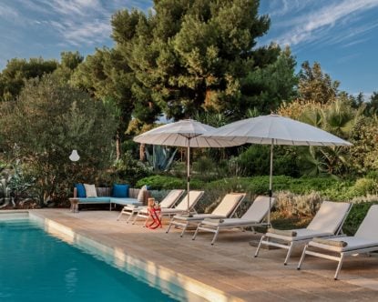 Villa Salento — Villa Salento pool area