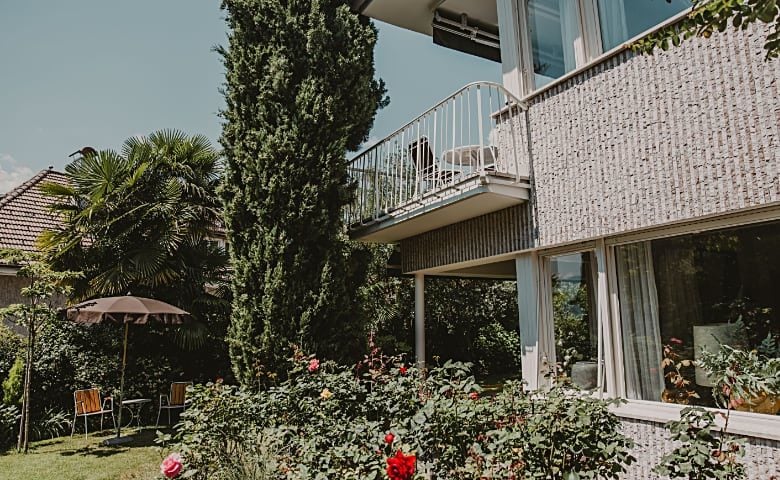 Villa Fluggi — House and garden