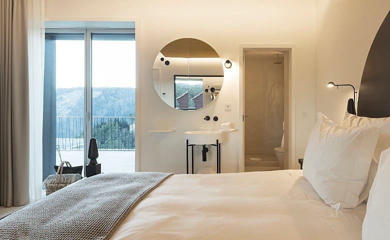 Casa de São Lourenço — Maria Keil Mountain