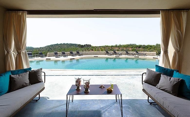 Country House Villadorata — Hotel pool area