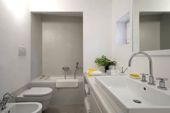 The Lemon Grove — Bathroom