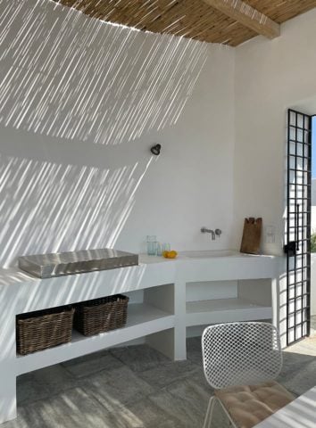 Naousa Villa — Outdoor dining