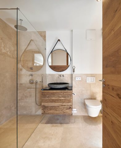 Kitzbühel Chalet — Downstairs bathroom