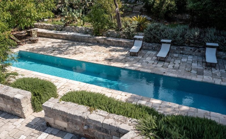 Palazzo Muro Leccese — Pool area
