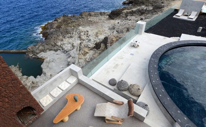 70s Modernist Villa — Exterior