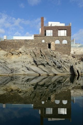 70s Modernist Villa — Exterior