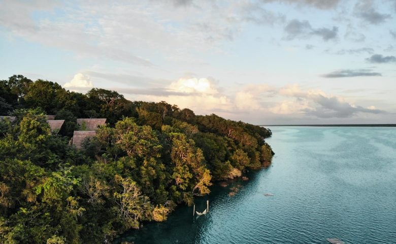 Azul Nomeolvides — Lake Bacalar coastline