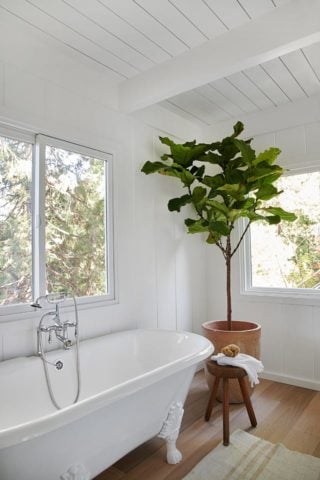 Arrowhead Lake House — Master  bathroom
