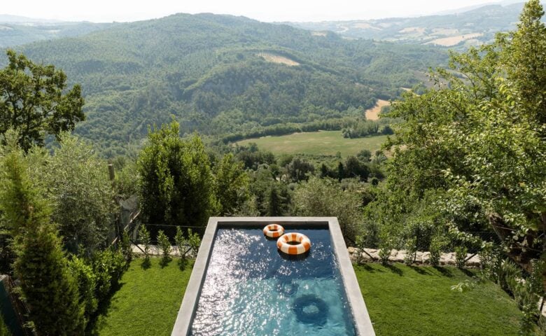 La Piccola — Pool and views