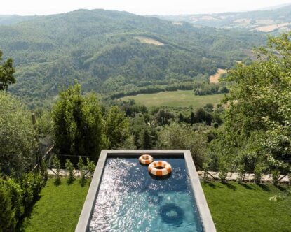La Piccola — Pool and views