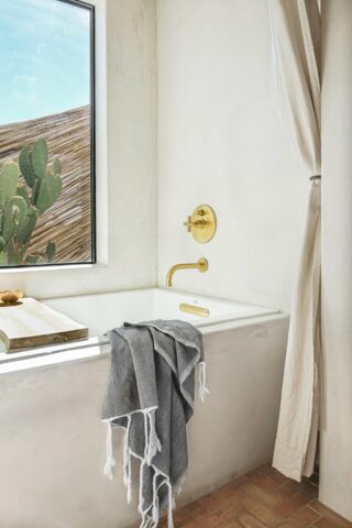 Desert Wild — Bathroom