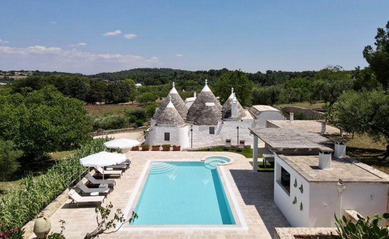 Trullo Fiaba — Trullo with pool