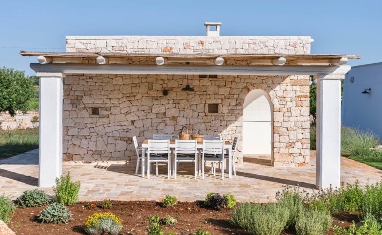 Trullo Cobalto — Outdoor dining area