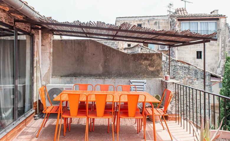 Arles Villa / Maison Disa — Kitchen terrace