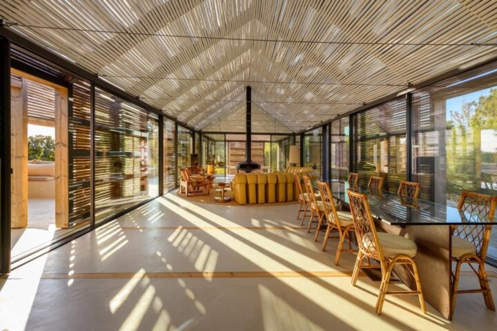 Casa Moderna — Living and dining room