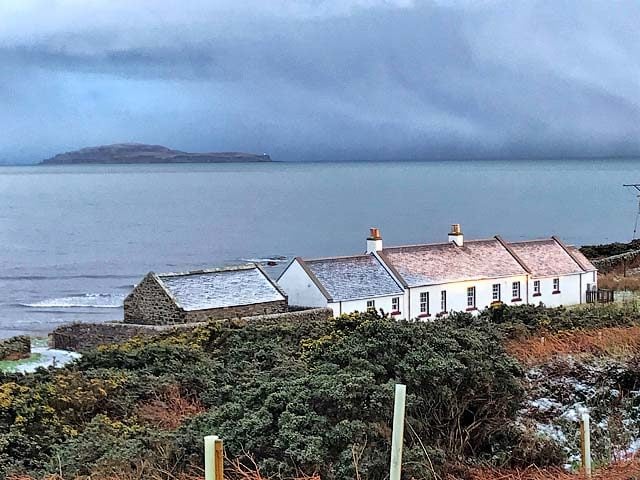Carskiey — Shore Cottage in winter