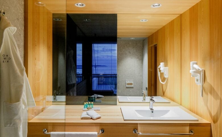 Osmoliš — Premium Comfort Room