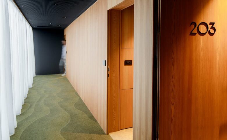 Osmoliš — Hallway