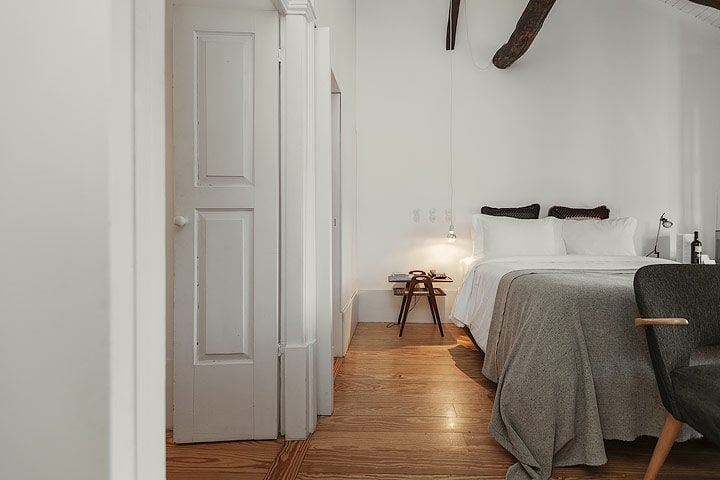 Porto Suites — King Grand Deluxe Garden Suite - 3rd floor