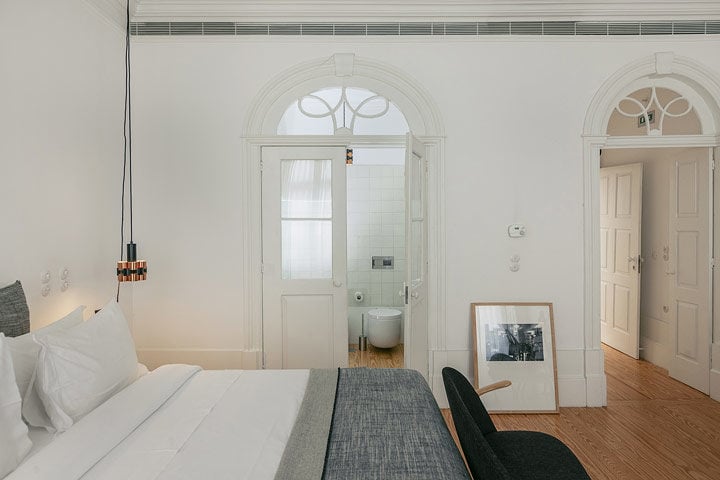 Porto Suites — Queen Deluxe City Suite