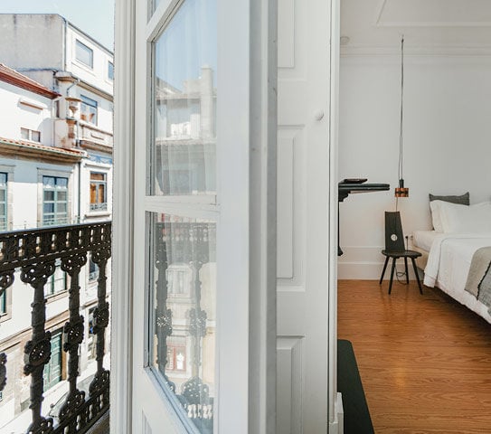 Porto Suites — Queen Deluxe City Suite
