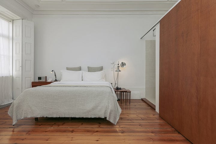 Porto Suites — Queen Deluxe City Suite Heritage