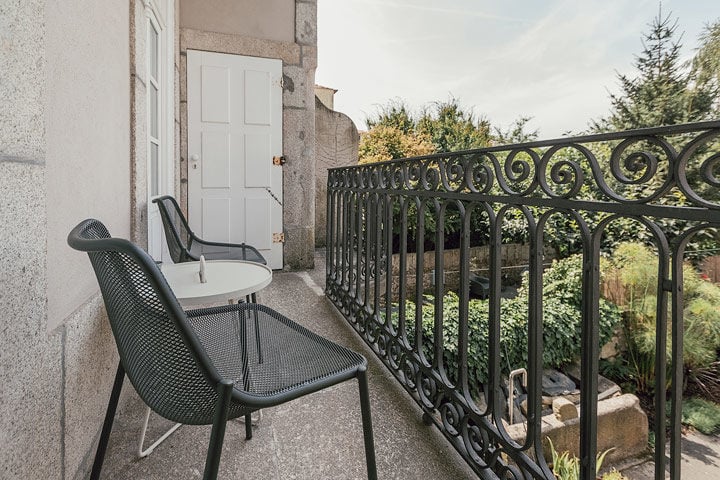 Porto Suites — King Grand Deluxe Garden Suite - 1st floor