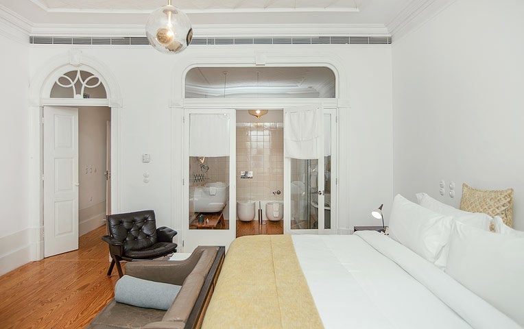 Porto Suites — King Grand Deluxe Garden Suite - 2nd floor