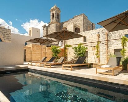 Tre Bacili — Pool area