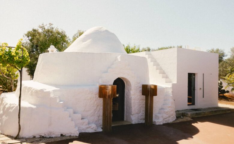 Casa Scultura — Outside