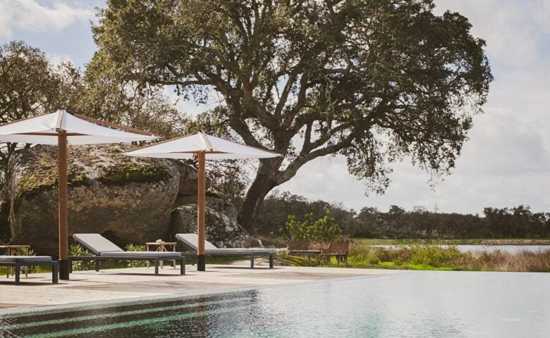 Monte da Bela Raposa — Pool area