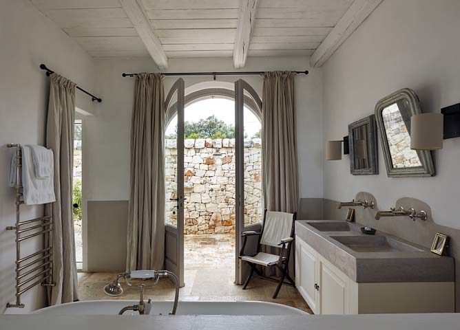 Masseria Petrarolo — Bathroom