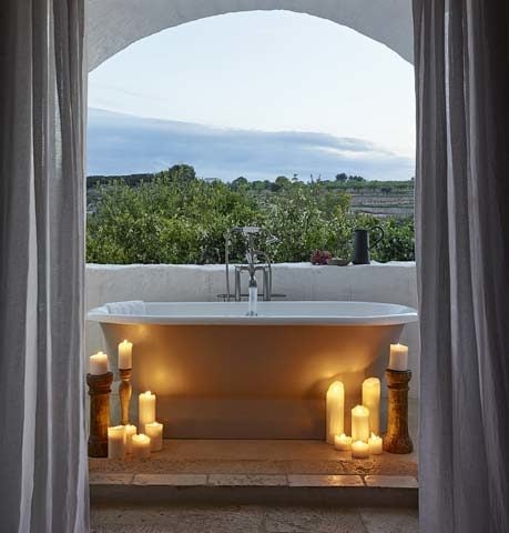 Masseria Petrarolo — Outside bathtub
