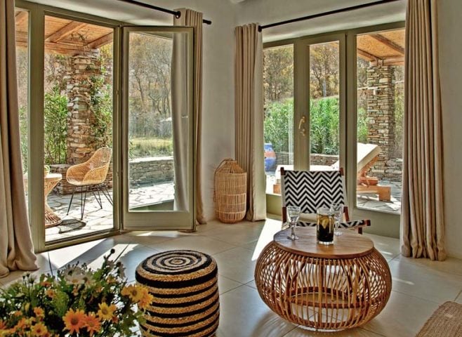 Onar Andros — Living area