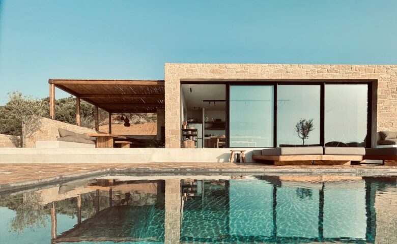 Platanos Villa — House and pool