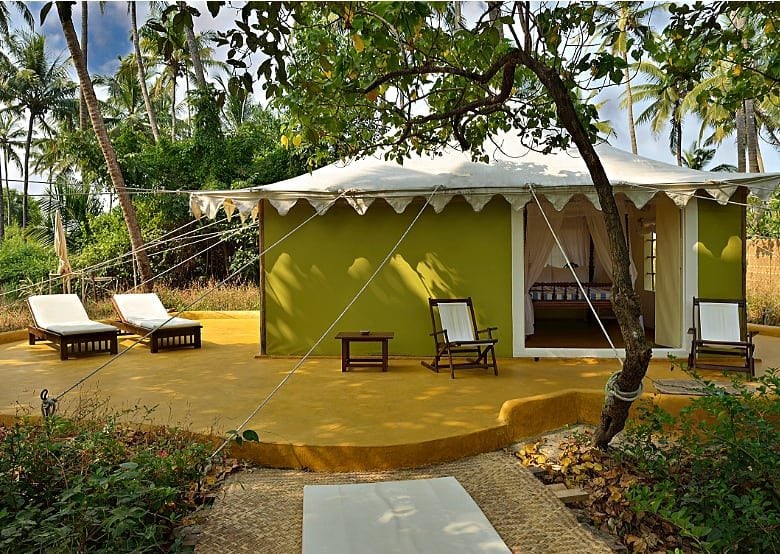 5 Stunning and luxurious hotels you must visit for a staycation ! 2 hotel