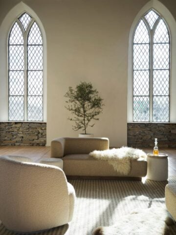 Hinterland Hall — Lounge area