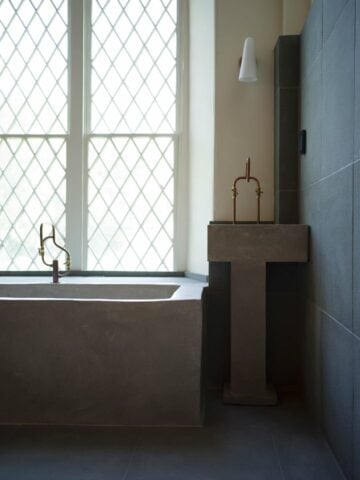 Hinterland Hall — Bathroom