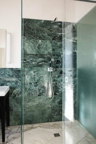 Villa Monty Banks — Bathroom