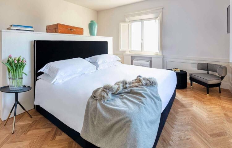 Villa Monty Banks — Deluxe Room