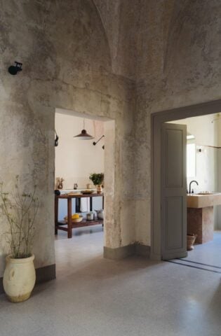 Palazzo Ventidue — Hallway