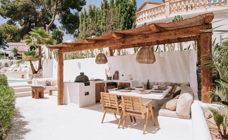 The June — Outdoor dining area