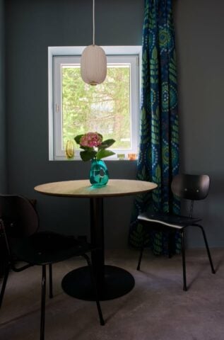 Therme Apartment Vals — Dining table