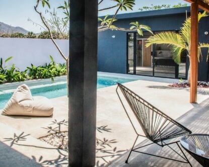 Bungalow — Pool area