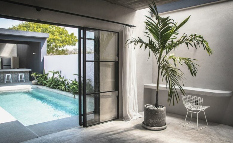 Bungalow — View to pool area