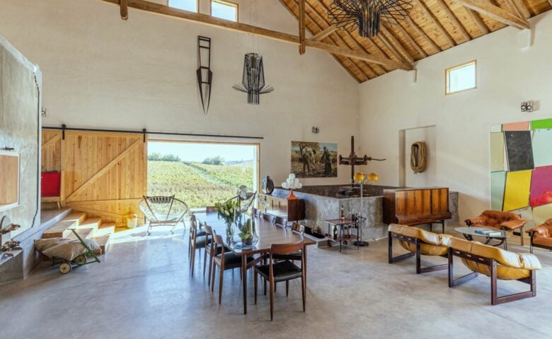 Wine and Art Villa — Main room