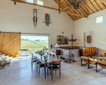 Wine and Art Villa — Main room