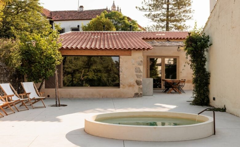 Casa Lamarosa — Courtyard with plunge pool